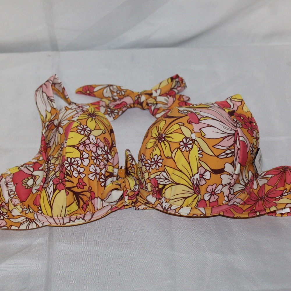 Adore Me Floral Halter Bikini Top.  Sz. 40C